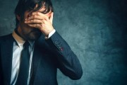 被逝去亲人附身的人(被死去的亲人附身会有啥感觉)